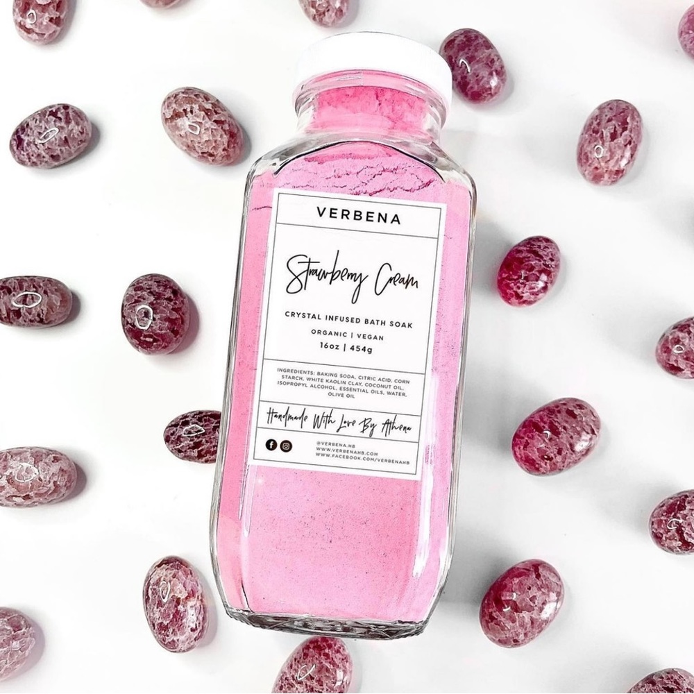 Strawberry Cream - Crystal Infused Bath Soak